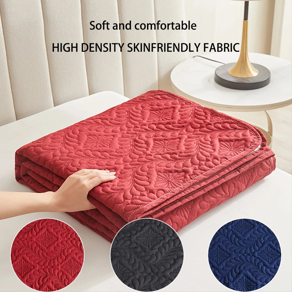 Mincy Pets Waterproof Reversible Pet Furniture Cover product photo.